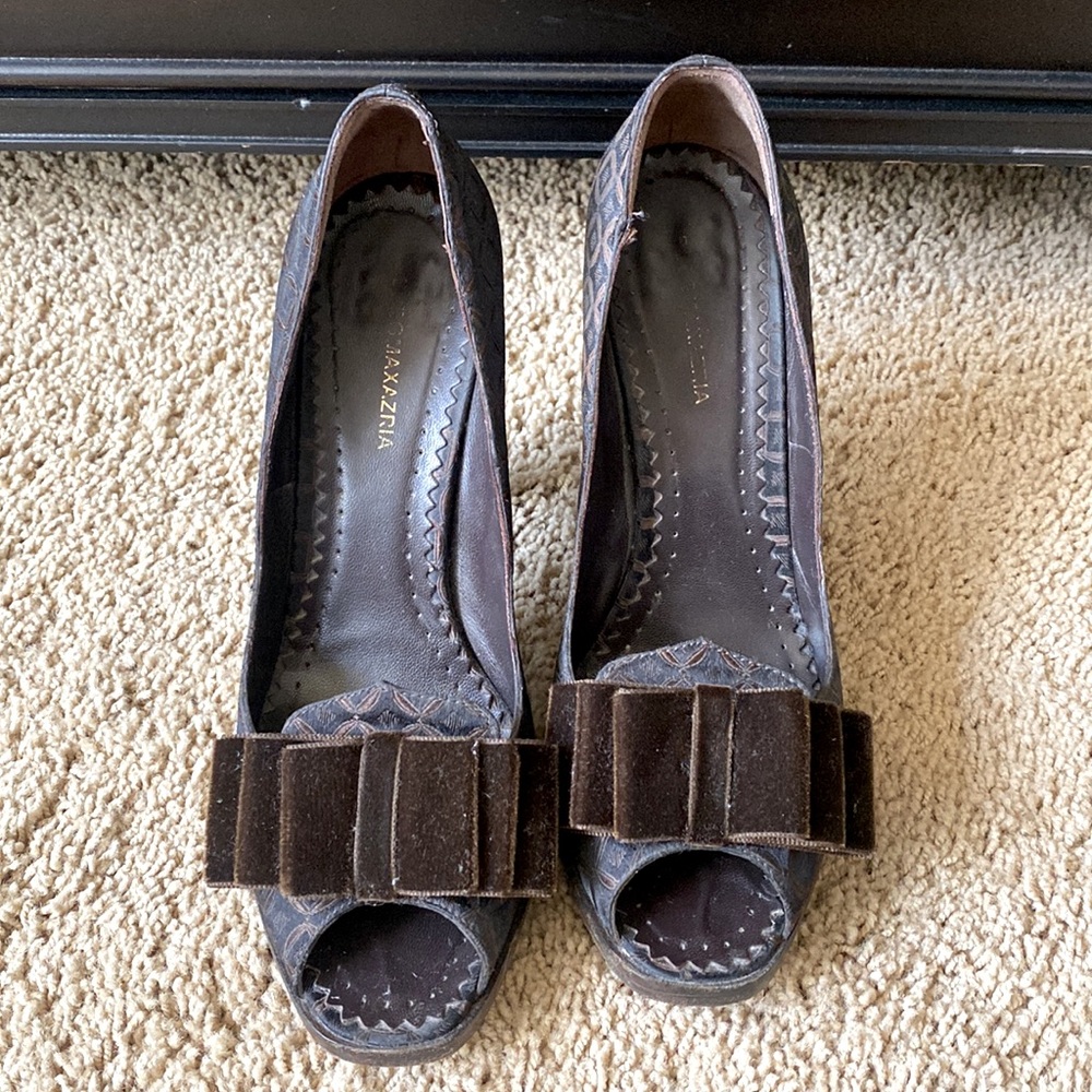BCBGMaxAzria Brown heels